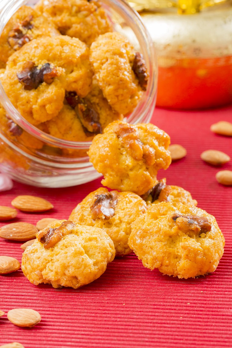 Spicy Almond Cookies