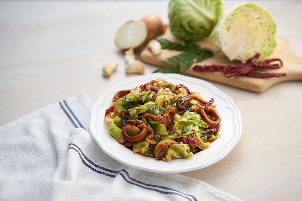 Stir-fry Kam Heong Cabbage With Squid