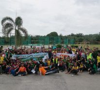 Clean Up Our Earth Together Day 2015 involved participations from Ajinomoto (Malaysia) Berhad staff, Universiti Putra Malaysia (UPM) students and indigenous children of Sekolah Kebangsaan Penderas.