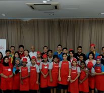 A group photo with the children from “Dignity For Children Foundation” together with the volunteers and Ajinomoto® staff