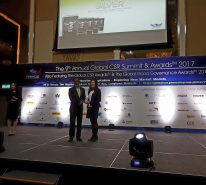 Anugerah diterima oleh Pn. Lau Chin Mun from Ajinomoto (Malaysia) Berhad