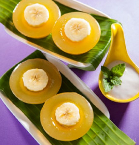 Steamed Banana Cake with Coconut Milk